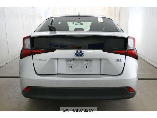 Toyota PRIUS 2019-08 8526651-6