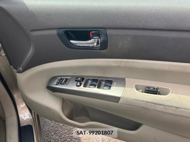 Toyota PRIUS 2006-05 8526675-17