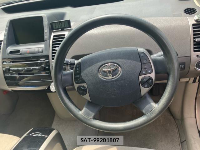 Toyota PRIUS 2006-05 8526675-19