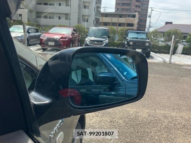 Toyota PRIUS 2006-05 8526675-21