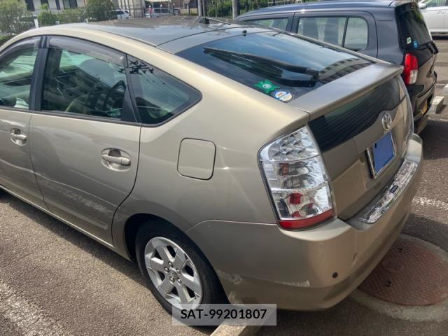 Toyota PRIUS 2006-05 8526675-3