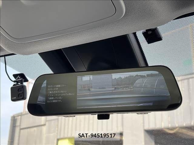 Toyota PRIUS 2019-08 8526646-12