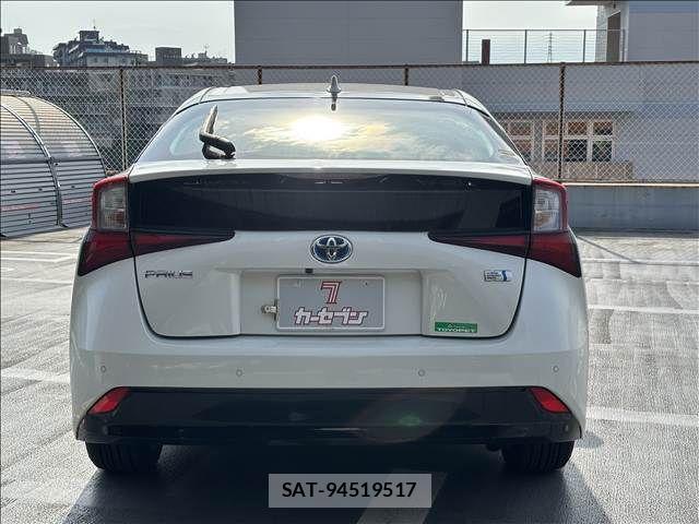 Toyota PRIUS 2019-08 8526646-25