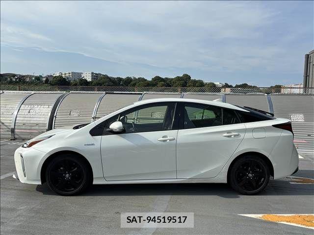 Toyota PRIUS 2019-08 8526646-26