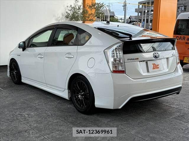 Toyota PRIUS 2009-12 8526667-12