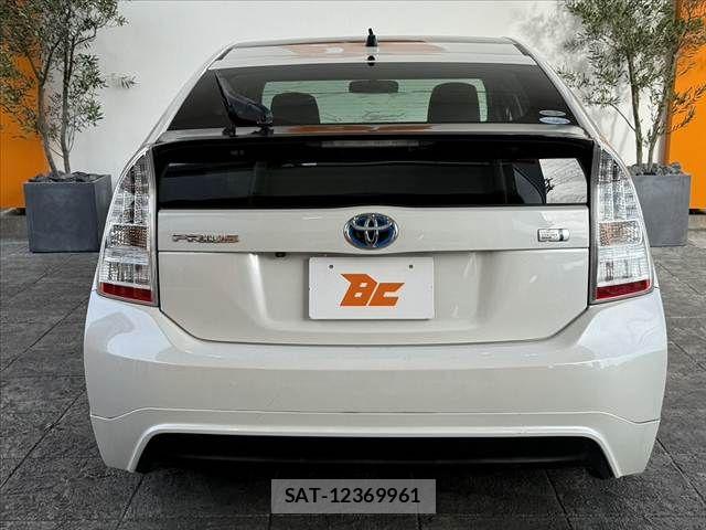 Toyota PRIUS 2009-12 8526667-13