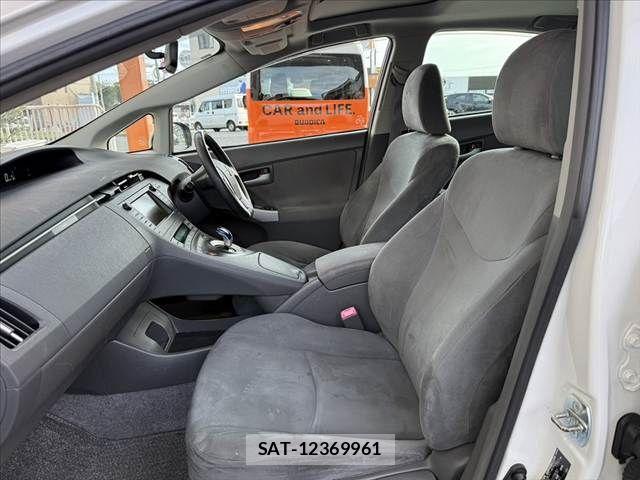 Toyota PRIUS 2009-12 8526667-16
