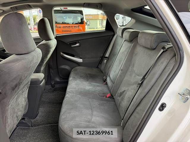 Toyota PRIUS 2009-12 8526667-18