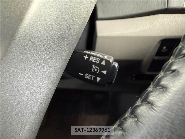 Toyota PRIUS 2009-12 8526667-27