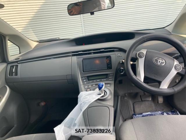 Toyota PRIUS 2010-05 8526697-14