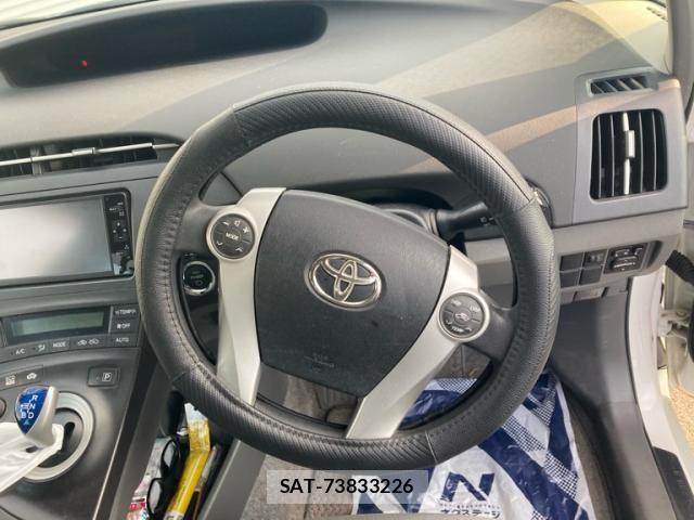 Toyota PRIUS 2010-05 8526697-17
