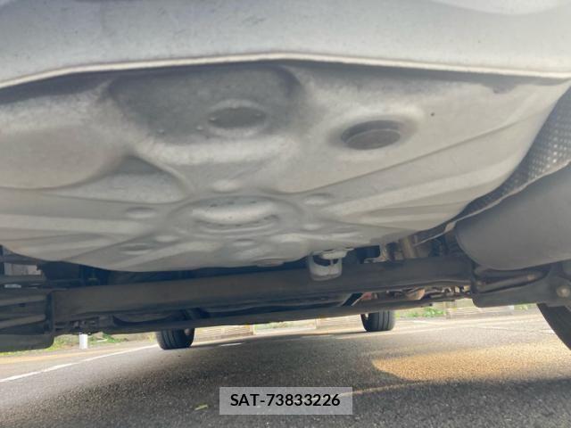 Toyota PRIUS 2010-05 8526697-21
