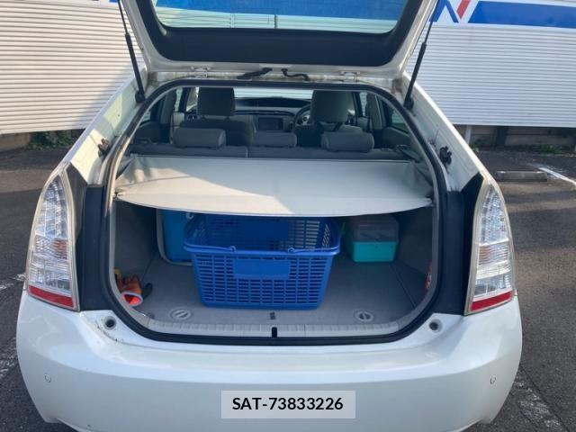 Toyota PRIUS 2010-05 8526697-6