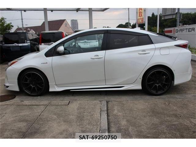 Toyota PRIUS 2017-02 8526650-9