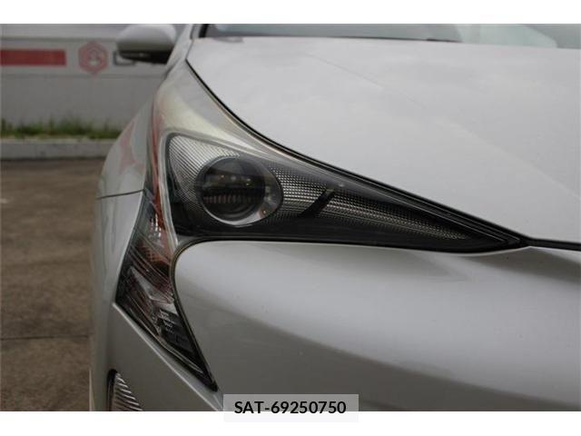 Toyota PRIUS 2017-02 8526650-14