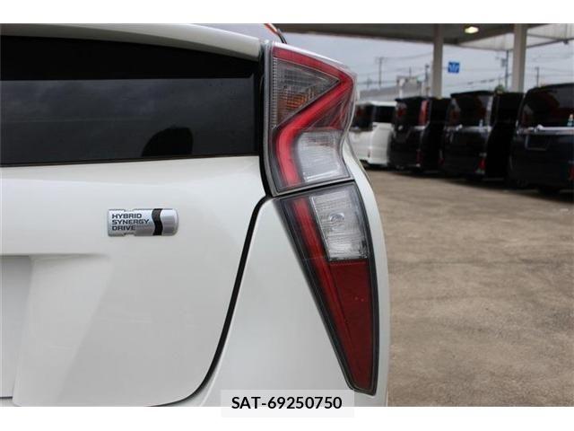 Toyota PRIUS 2017-02 8526650-21