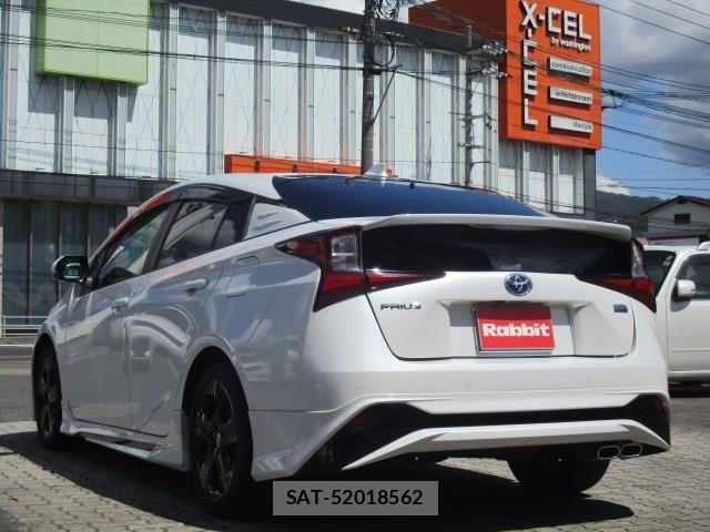 Toyota PRIUS 2021-09 8526617-12