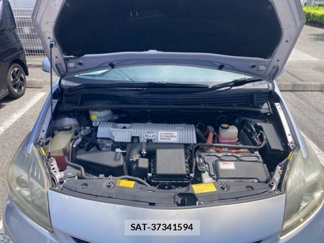 Toyota PRIUS 2013-11 8526696-17