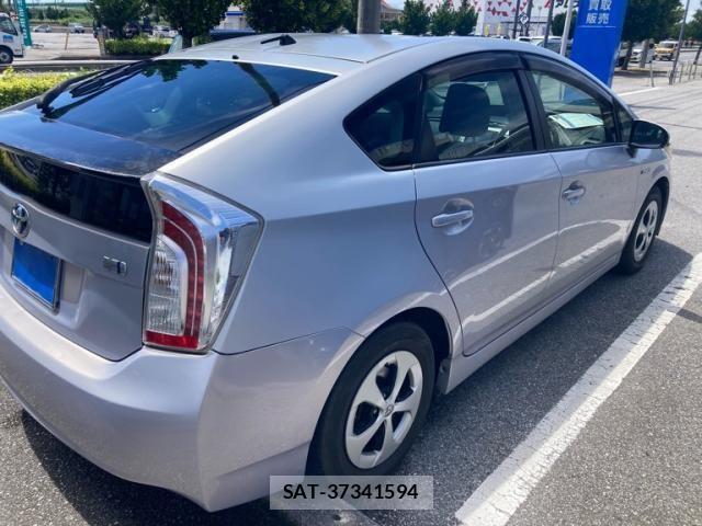Toyota PRIUS 2013-11 8526696-2