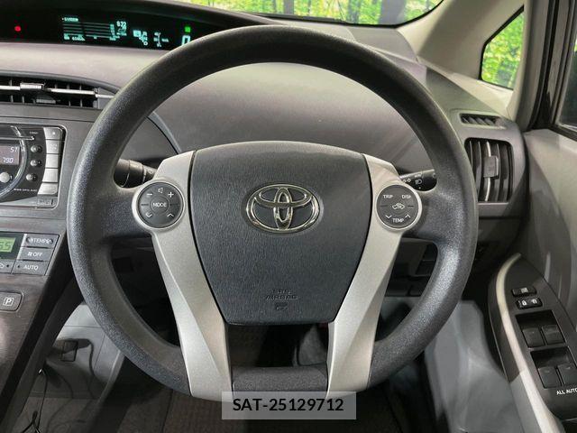 Toyota PRIUS 2011-01 8526666-10