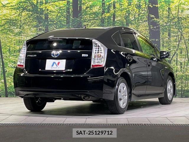 Toyota PRIUS 2011-01 8526666-16