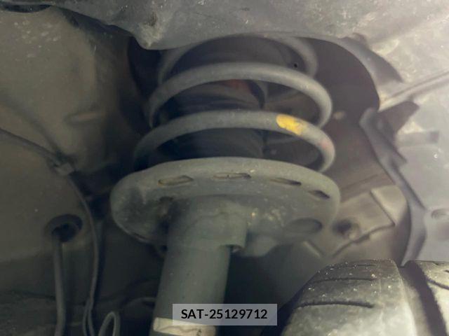 Toyota PRIUS 2011-01 8526666-19
