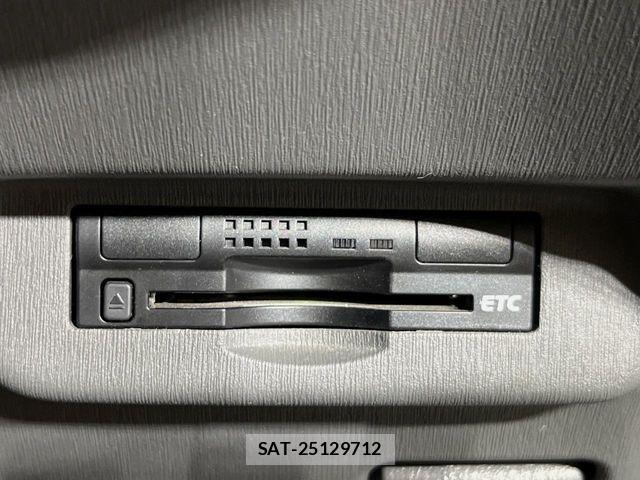 Toyota PRIUS 2011-01 8526666-4