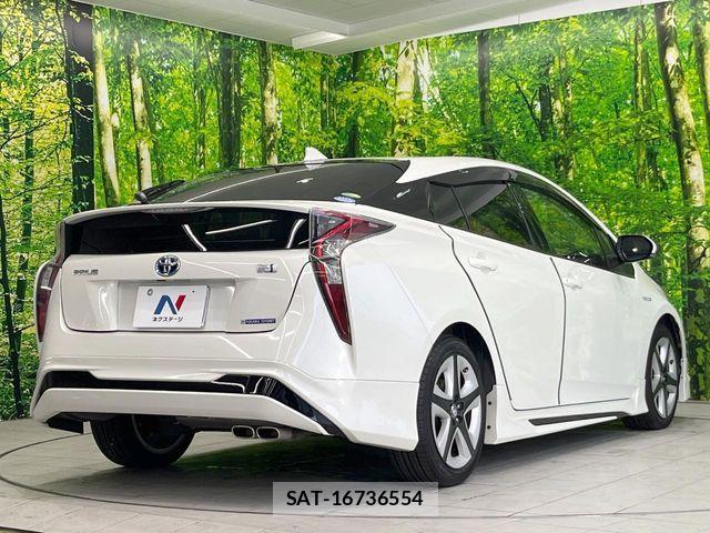 Toyota PRIUS 2016-06 8526626-16