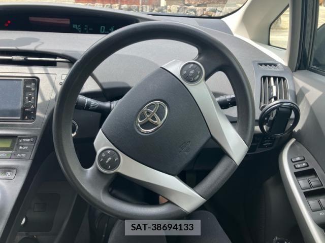 Toyota PRIUS 2010-11 8526694-15