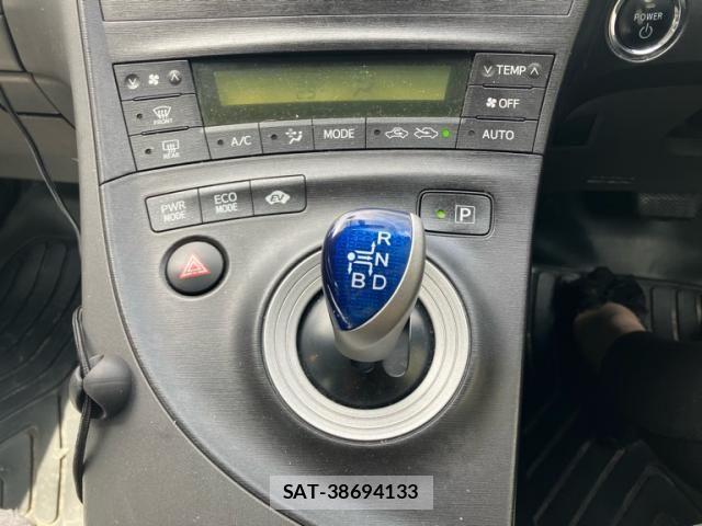 Toyota PRIUS 2010-11 8526694-16