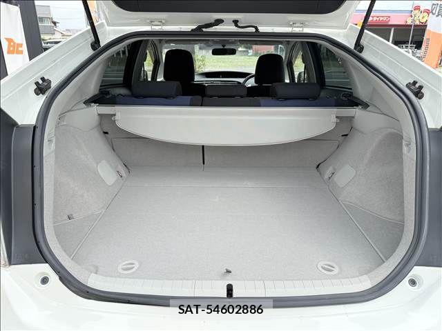 Toyota PRIUS 2014-03 8526663-10
