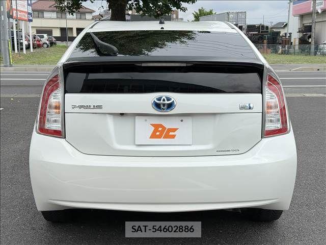 Toyota PRIUS 2014-03 8526663-22