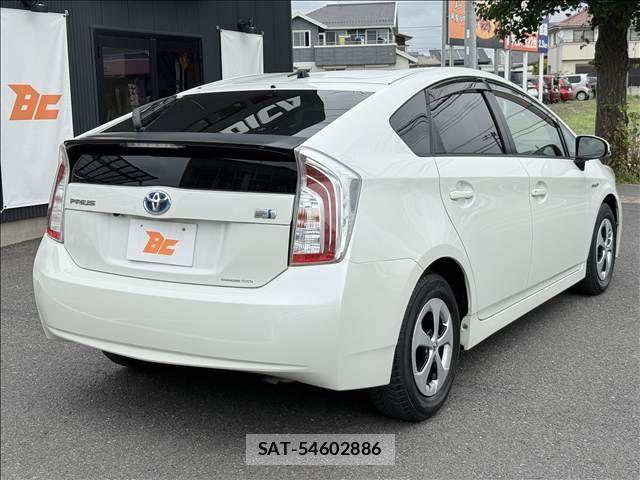 Toyota PRIUS 2014-03 8526663-23