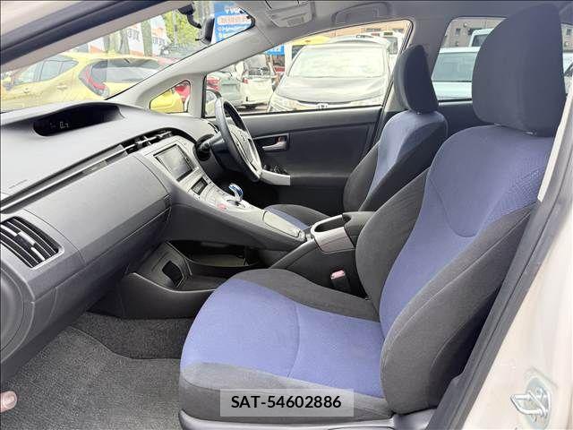 Toyota PRIUS 2014-03 8526663-24