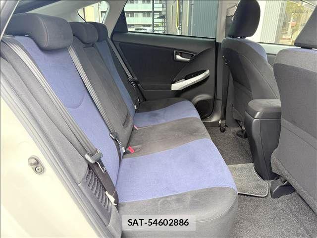 Toyota PRIUS 2014-03 8526663-25
