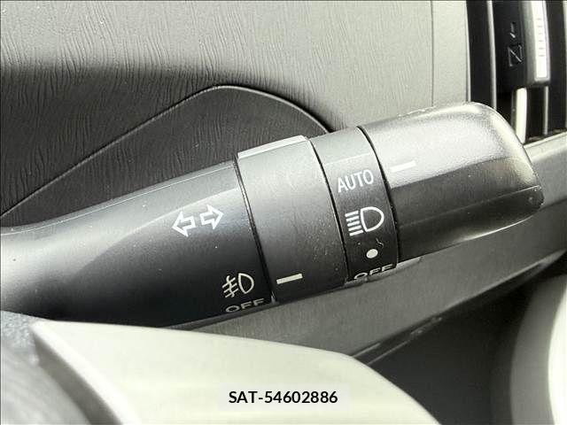 Toyota PRIUS 2014-03 8526663-26