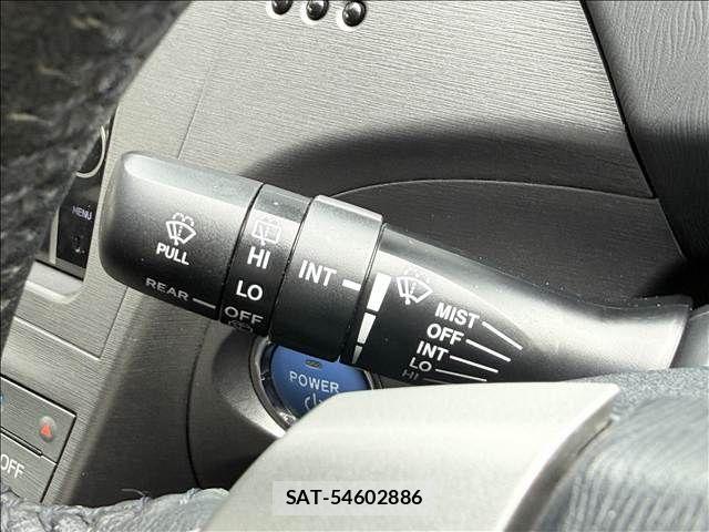 Toyota PRIUS 2014-03 8526663-27