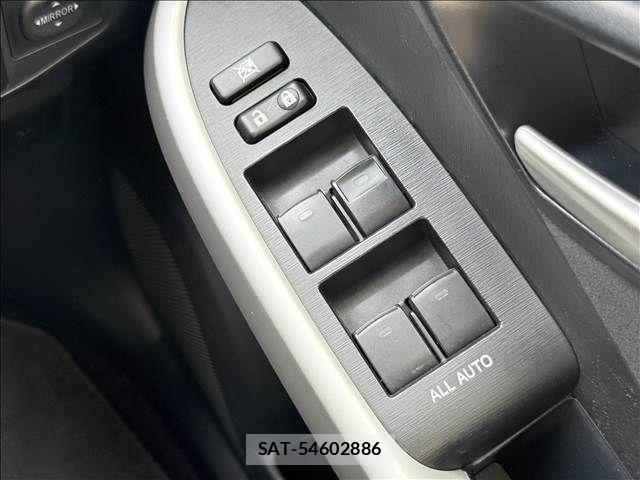 Toyota PRIUS 2014-03 8526663-28
