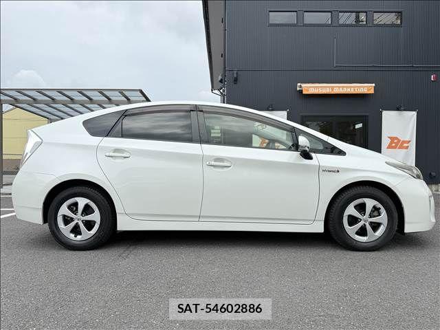 Toyota PRIUS 2014-03 8526663-6