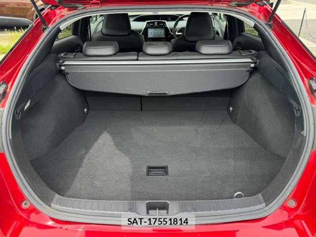 Toyota PRIUS 2017-03 8563229-12