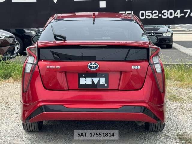 Toyota PRIUS 2017-03 8563229-17