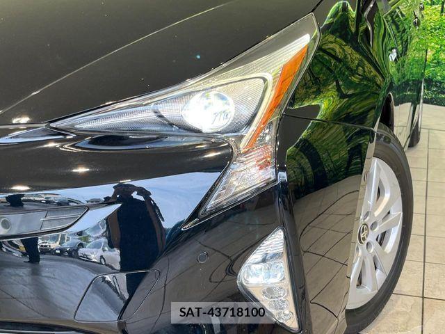 Toyota PRIUS 2017-06 8563218-11