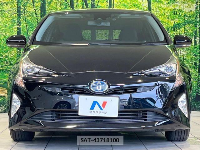 Toyota PRIUS 2017-06 8563218-13