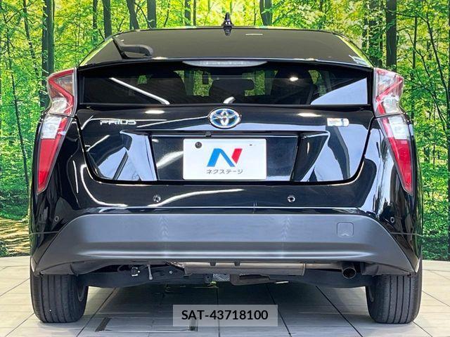 Toyota PRIUS 2017-06 8563218-14