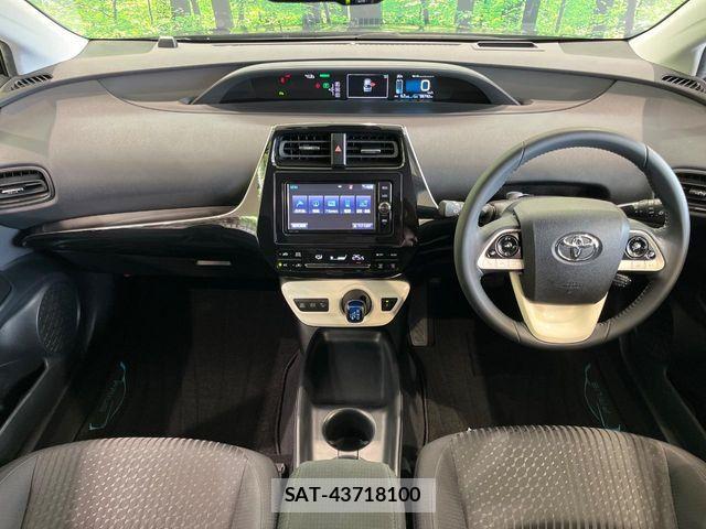 Toyota PRIUS 2017-06 8563218-1