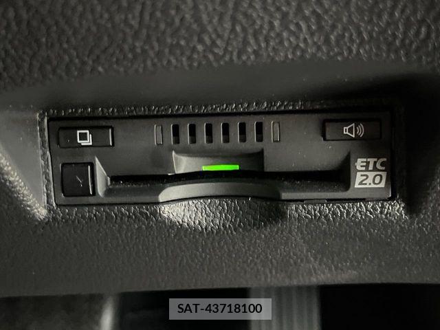 Toyota PRIUS 2017-06 8563218-6