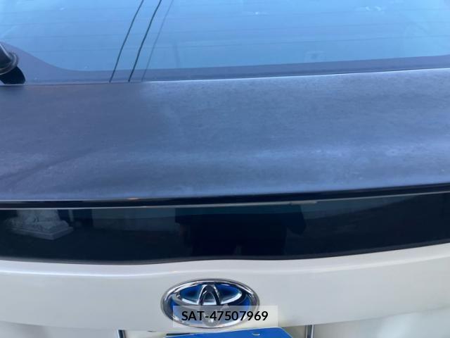 Toyota PRIUS 2011-11 8563268-10