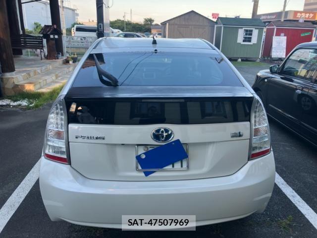 Toyota PRIUS 2011-11 8563268-1