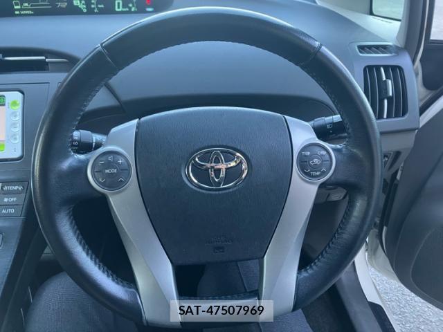 Toyota PRIUS 2011-11 8563268-19