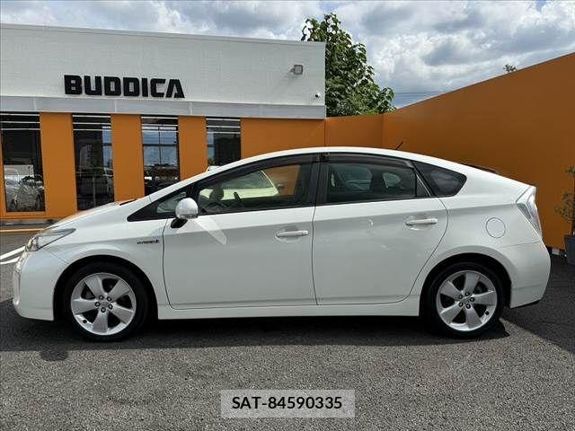 Toyota PRIUS 2015-02 8563251-10